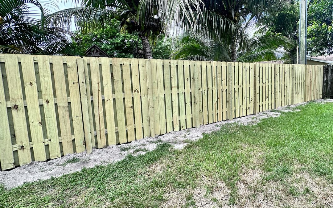 Shadowbox Wood Fence – Wood Fence – Wood Fence Installation – Residential Fence Installation – Fence Installation – Margate, FL Fence Installation – Broward County, FL Fence Installation